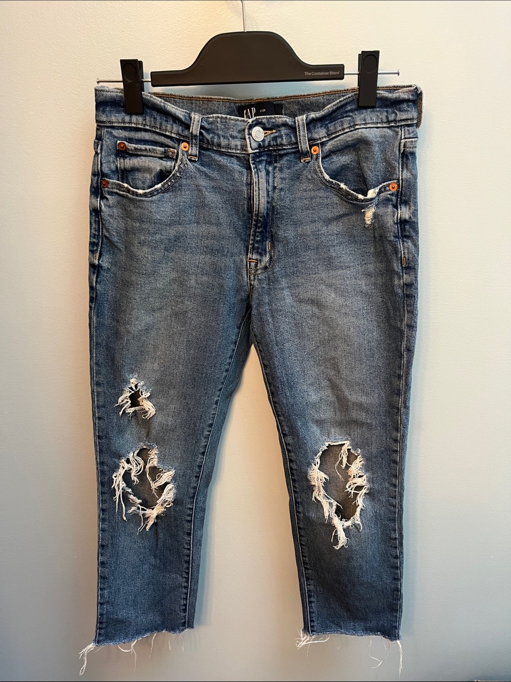GAP Women's Ripped Cropped Jeans Girlfriend Style - Faded Blue